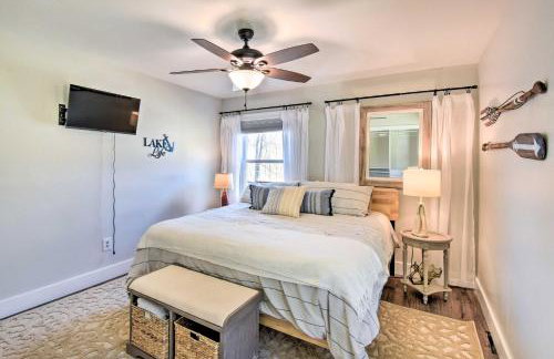 Townville Lake House with Private Dock, Kayaks! - Foto 19