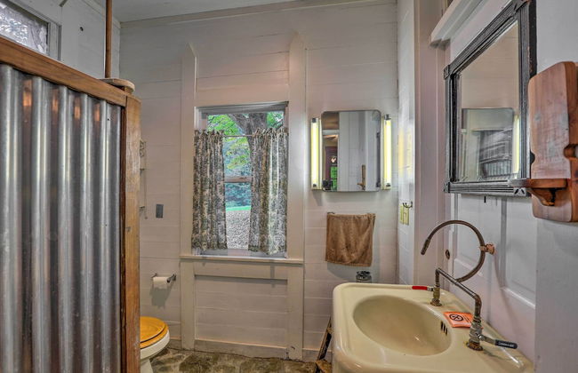 Rustic Cabin in the Woods: 2-acre Fishing Pond - Foto 21