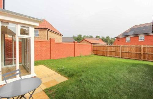 Kettering - House - Stay 8 - Parking - Garden - Photo 17