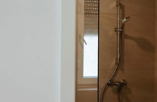 House AGAPE near Zagreb with rooftop jacuzzi - Foto 28