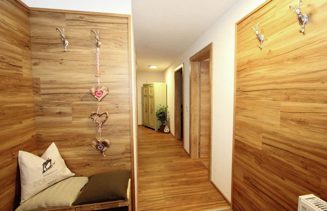 Spacious Holiday Home Near Ski Area in Kaltenbach - Foto 4