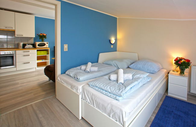 Vintage Houseboats at Niderviller Harbor by Kuhnle-Tours - Foto 5