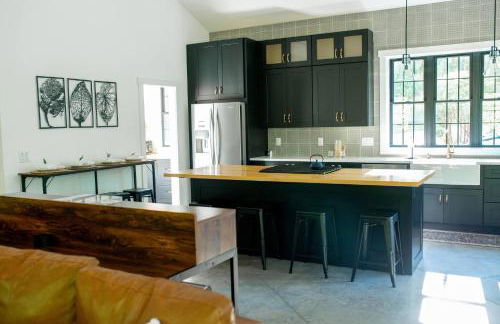 Luxury Barndo with Hot Tub, Indoor Sports Court, Private Acreage, and Near Notre Dame - Foto 29