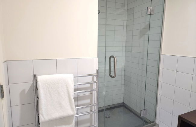 U Suites on Jessie - Photo 21