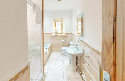 The Eagle's Nest - large house with hot tub and sauna - Foto 40