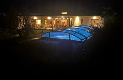 Villa contemporaine avec piscine sur 4000 m2 à Rodez 9 personnes - Foto 5