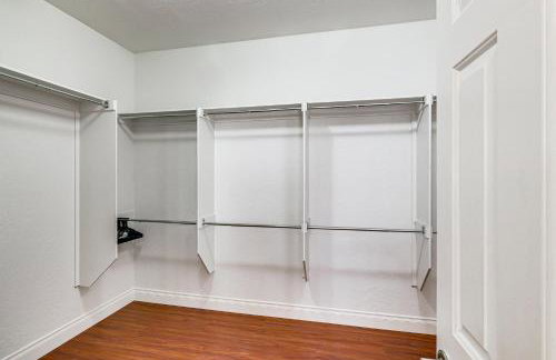 Golf, Work and Explore Las Vegas Gem with Pool Access - Foto 17