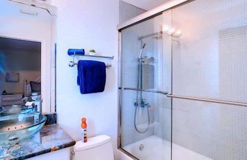 On The Water! Sleeps 12! 2 King Masters, Golf, Fishing, Bbq, Pool, Spa, Pvt Yard - Foto 22