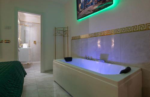 FASHION APARTMENT GOLD Bologna with JACUZZI & CAR GARAGE - Foto 50