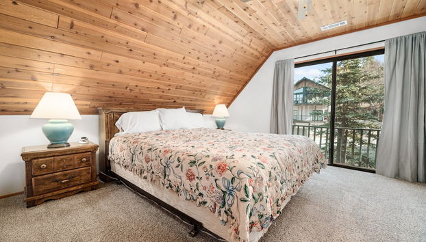 5 Kern's Kabin - Foto 3, Habitación