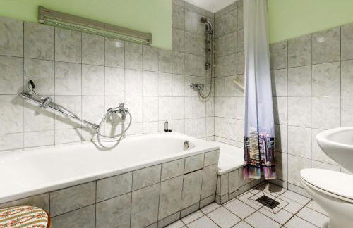 Cottage near centrum, paradise - Photo 19