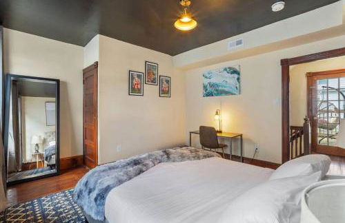 AC 9 BR 4BA Victorian Manor - 1 Block to Beach - Foto 25