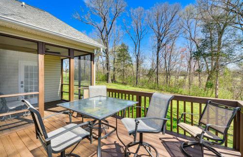 Bright and Elegant Home in High Point with Deck! - Foto 29