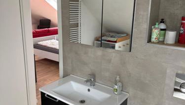 Neu renovierte 2 Zimmer Wohnung 24h Check-In - Foto 4