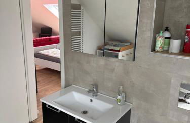 Neu renovierte 2 Zimmer Wohnung 24h Check-In - Foto 4