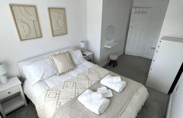 Spacious, cosy & stylish 3 Bed Home in Salford, near Trafford Park - Free Parking - Foto 5