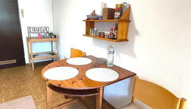 Ganze Wohnung in Karlsruhe, 2 Schlafzimmer, 3 Betten, Küche, Bad, Altbau, Stadtmitte - Foto 2