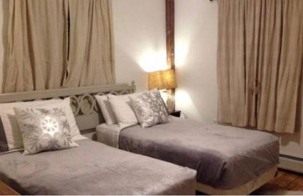 Entire Enchanting, Light-Filled 1830 Farmhouse - Foto 40