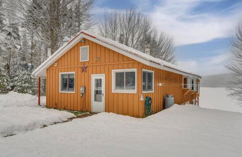 Pond and Snowmobile Trails On-Site Errol Escape! - Foto 24