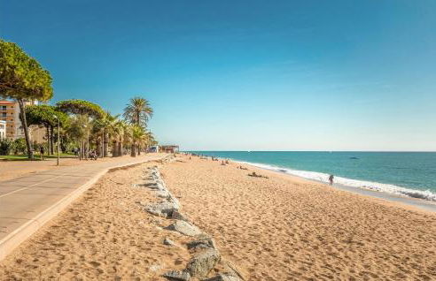 Nice Apartment In Pineda De Mar - Photo 23