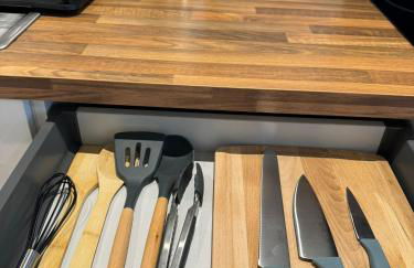 Penthouse height Flat, City View Balcony, Quiet, Free Wifi, Gym & More Minimalistic Home - Foto 15