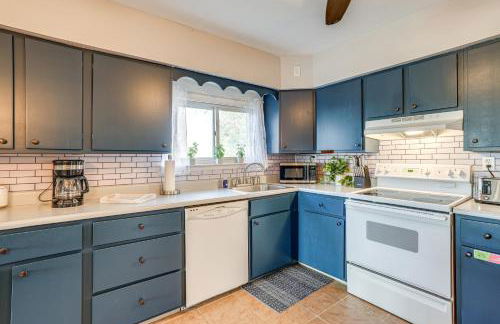 Secluded Home with Lake View in Delton! - Foto 9