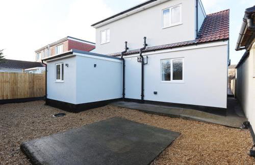 Gloucester Rd By N And N Stays, Newly Refurbed 6 Bed all ensuite house by N And N Stays Ltd, Perfect for contractors and Corporate stays, Close to YTL Arena Site, Pvt Parking for Vans and and work vehicles, Wifi - Foto 31