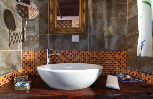 Nassibe Estate - Photo 56