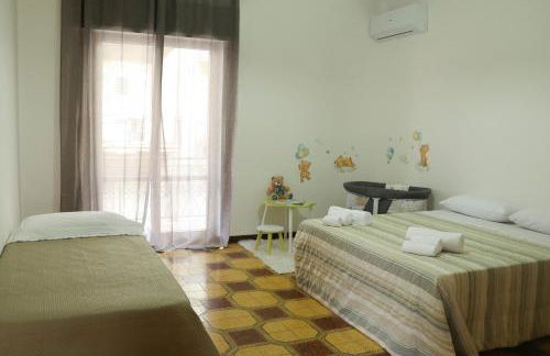 5 Minutes' Walk from the Beach, with Two Bedrooms - Foto 3