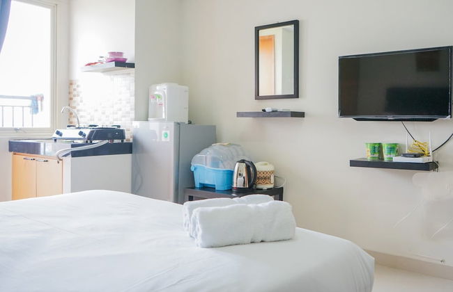 Simply Minimalist Studio at Green Park View Apartment - Photo 5