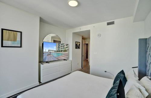 Luxury 2 Bedroom Corner Condo Walk to Design District, Infinity pool with Bay and City views, Gym, Free Parking Spot - Foto 22