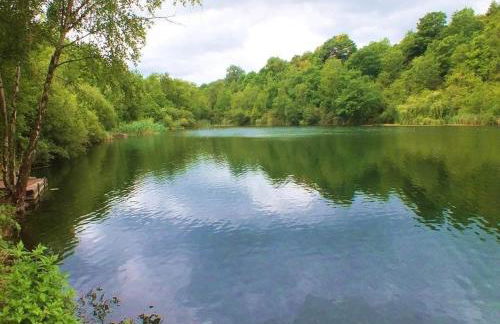 Stylish 1 Bedroom Apartment with Free Parking and Links to London & Essex - Foto 22