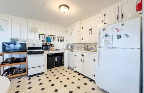 Saco Maine-OceanFront-Family Friendly-Beach Access - Photo 21