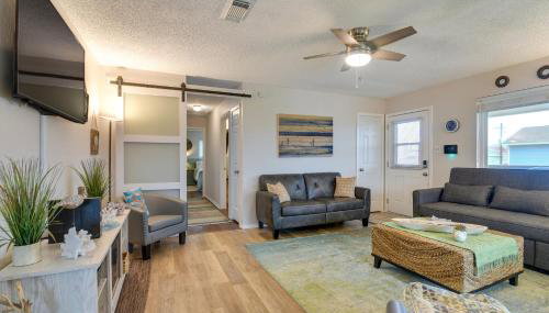 Less Than half Mi to Beach! Hot Tub Haven in Galveston - Foto 5