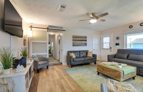 Less Than half Mi to Beach! Hot Tub Haven in Galveston - Foto 5