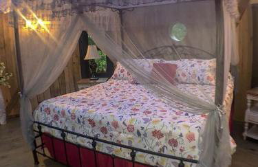 Unique Hobbit House Accommodation with a Private Hot Tub in Shenandoah, Virginia - Foto 8