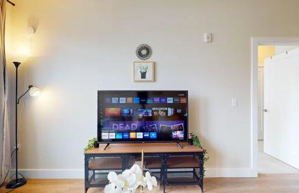 Modern Comforts Free Gym Access - Foto 14