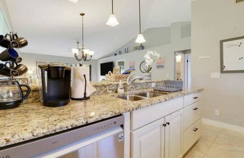 Private Cottage in West Palm Beach Florida - Photo 27