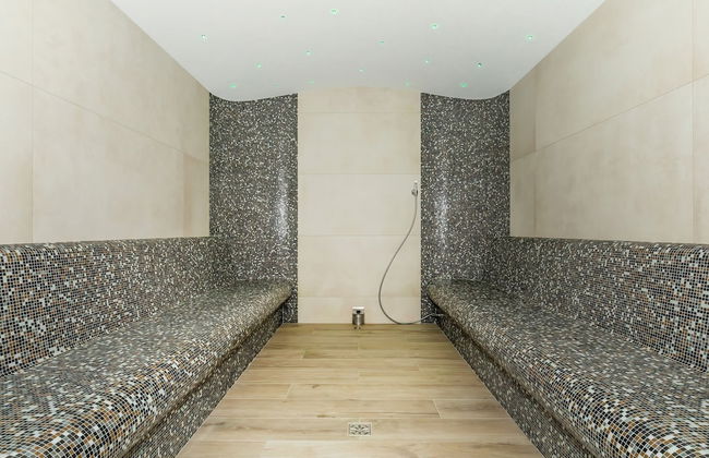 Aquamarina Onyx Apartments by Renters - Photo 41