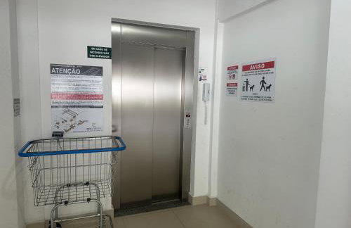 Lindo Ap - CENTRO- piscina, churrasqueira gourmet, maquina lava e seca e wifi roupas cama - Foto 73