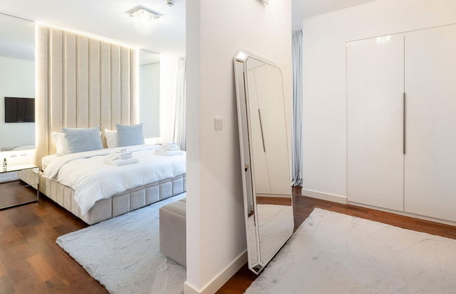 Trendy City Walk Living w Pool View Balcony - Photo 20