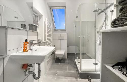 Gesamte Unterkunft - Büro - Küche - Netflix - Foto 3