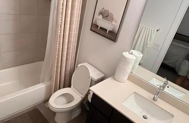 Stylish Home Perfect for Your Stay - Foto 4