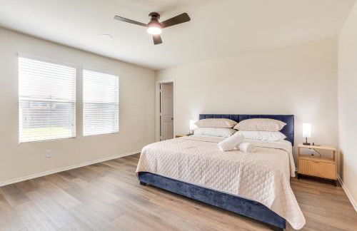 Modern Home with Private Yard and Patio in Little Elm! - Foto 12