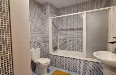 Townhouse with pool next to the City of Arts - Foto 20