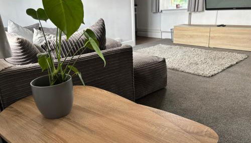 2 Bed Apartment Near Yeovil Hospital & Leonardo - Foto 4