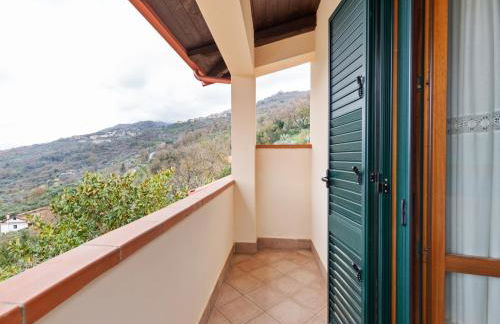 Valley View Villa in San Mango D'aquino with Hot Tub - Foto 11