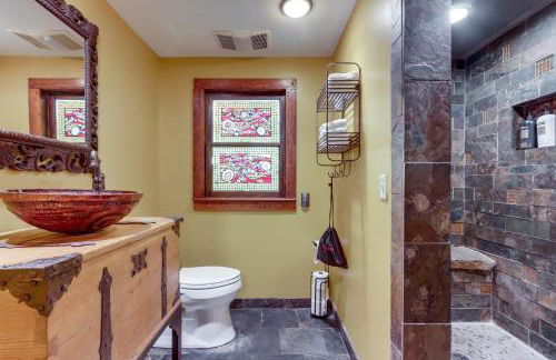 2 Mi to UA Central Fayetteville Home with Patios - Foto 15