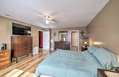 Family Home with Yard about 15 Mi to Downtown! - Foto 14