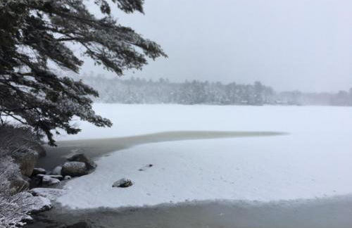 Beautiful Maine Retreat 4 Bdrm Lakeside Cottage - Foto 37